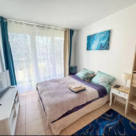 Séjour chez l'habitant Joli T1 Avec Balcon Et Parking *